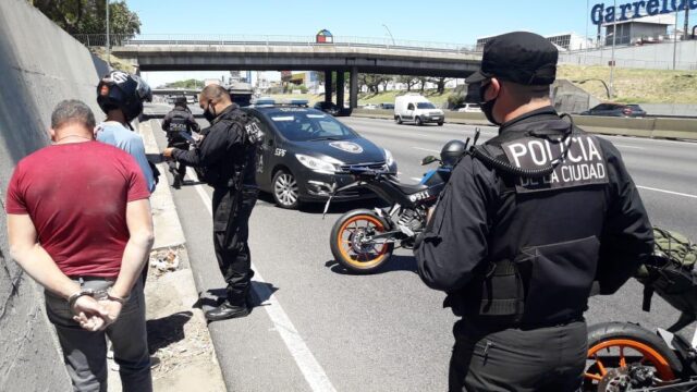 Detienen a un hombre con un auto robado en Lugano
