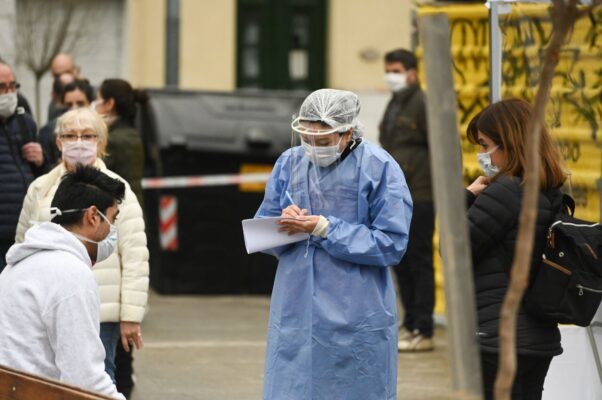 Récord: la Ciudad registró el día con más casos de coronavirus en lo que va de la pandemia