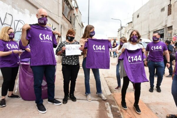 Las denuncias telefónicas por violencia de género crecieron un 54% este año en la Ciudad