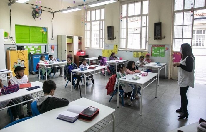 Ya está vigente la nueva ley para que alumnos de CABA  no pierdan el plan social: Ciudadanía porteña