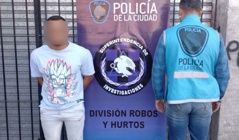 La policía de la ciudad logro atrapar a un viudo negro en la zona de Lomas de Zamora