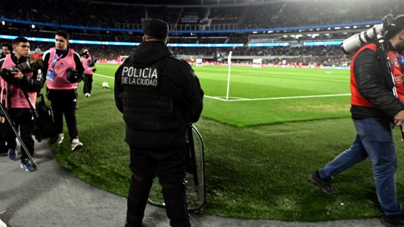Ocho detenidos y 178 actas en el Monumental durante Argentina-Venezuela