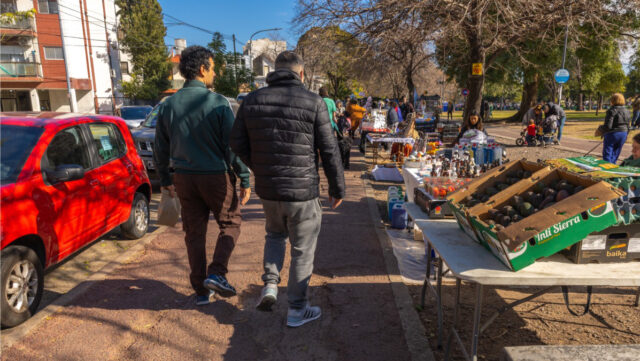La Ciudad desalojó a los manteros del Parque Saavedra