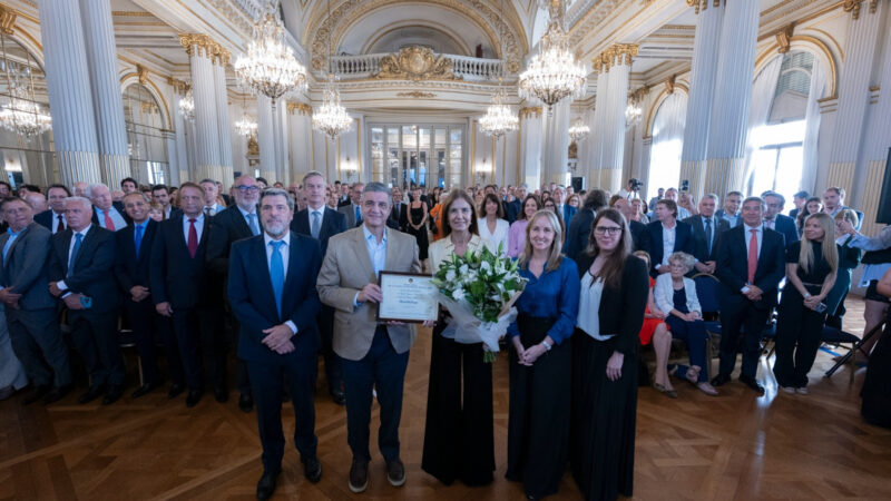 La Legislatura distinguió a De Langhe como Personalidad Destacada