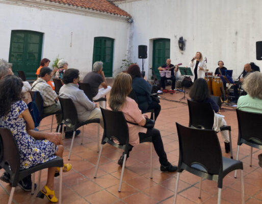 El Patio Colonial se llena de historia y música todos los domingos