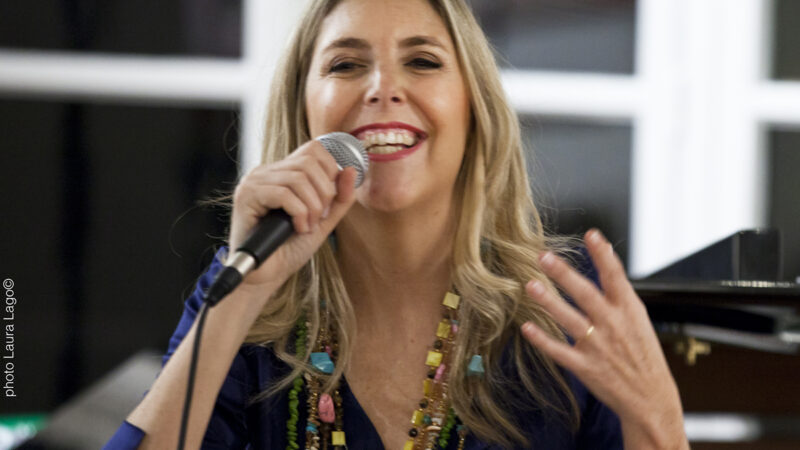 Belén Mackinlay presenta el verano musical en el histórico Watson’s