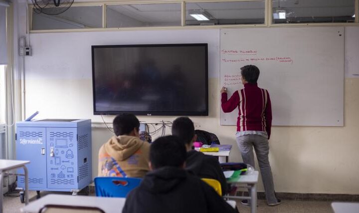 La Ciudad baja a 20 el límite de inasistencias en el nivel secundario