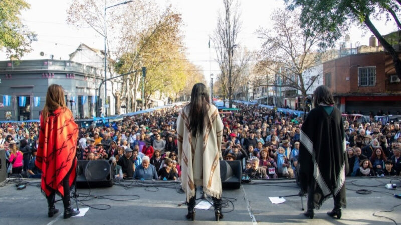 Con música, artesanías y folklore vuelve la histórica Feria de Mataderos