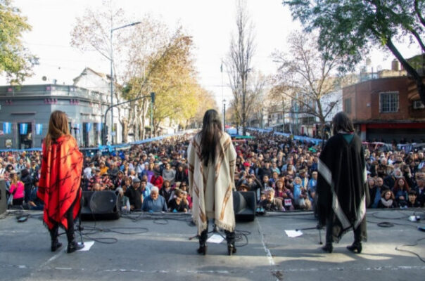 Con música, artesanías y folklore vuelve la histórica Feria de Mataderos