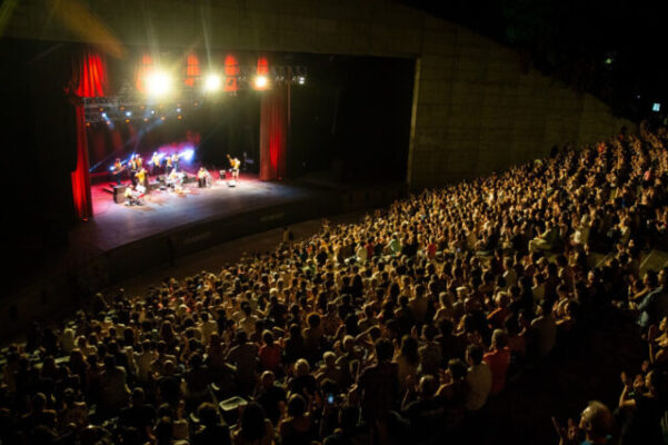 Parque Centenario rinde homenaje a Paz Martínez con un concierto gratuito