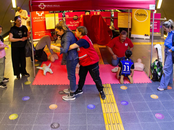 Usuarios podrán capacitarse en primeros auxilios este viernes en la Línea D de Subtes