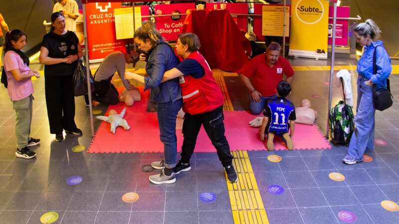 Usuarios podrán capacitarse en primeros auxilios este viernes en la Línea D de Subtes