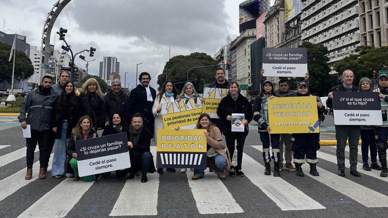 El Obelisco fue escenario de una campaña para prevenir siniestros viales