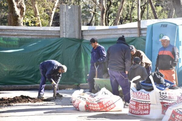 La Ciudad moderniza el patio de juegos de Plaza Almagro