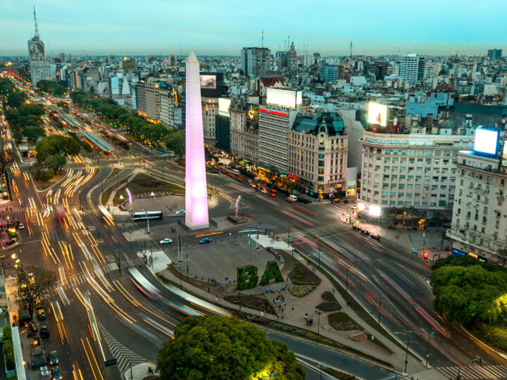 El lunes 17 habrá servicios con horarios especiales en la Ciudad