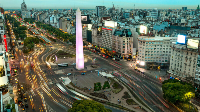El lunes 17 habrá servicios con horarios especiales en la Ciudad