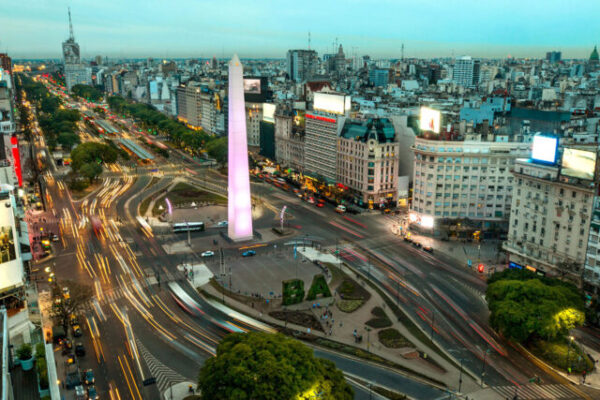 El lunes 17 habrá servicios con horarios especiales en la Ciudad