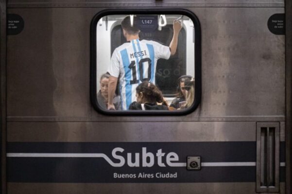 La Línea D funcionará hasta la 1.30 tras Argentina-Benín