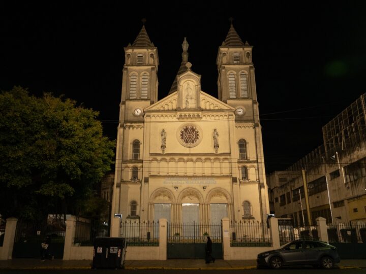 Parque Chacabuco suma una nueva postal nocturna